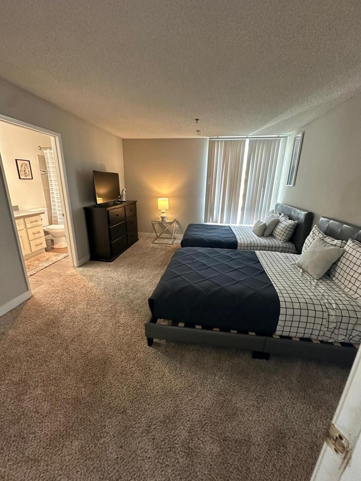 Hollywood Two Bedroom Close To Universal Appartamento Los Angeles