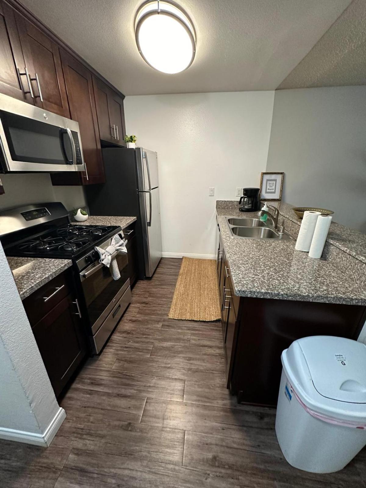 Hollywood Two Bedroom Close To Universal Los Angeles